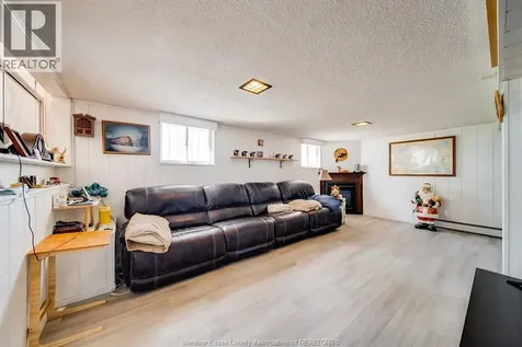 5122 Colbourne Drive Windsor ON N8T 1T8