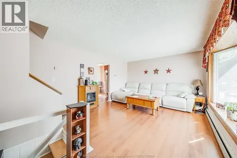 5122 Colbourne Drive Windsor ON N8T 1T8