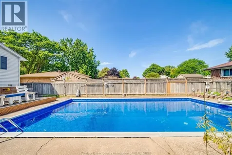 5122 Colbourne Drive Windsor ON N8T 1T8