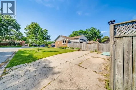 5122 Colbourne Drive Windsor ON N8T 1T8