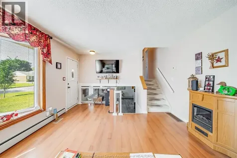 5122 Colbourne Drive Windsor ON N8T 1T8