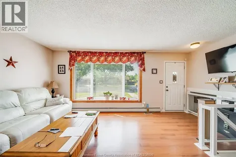 5122 Colbourne Drive Windsor ON N8T 1T8