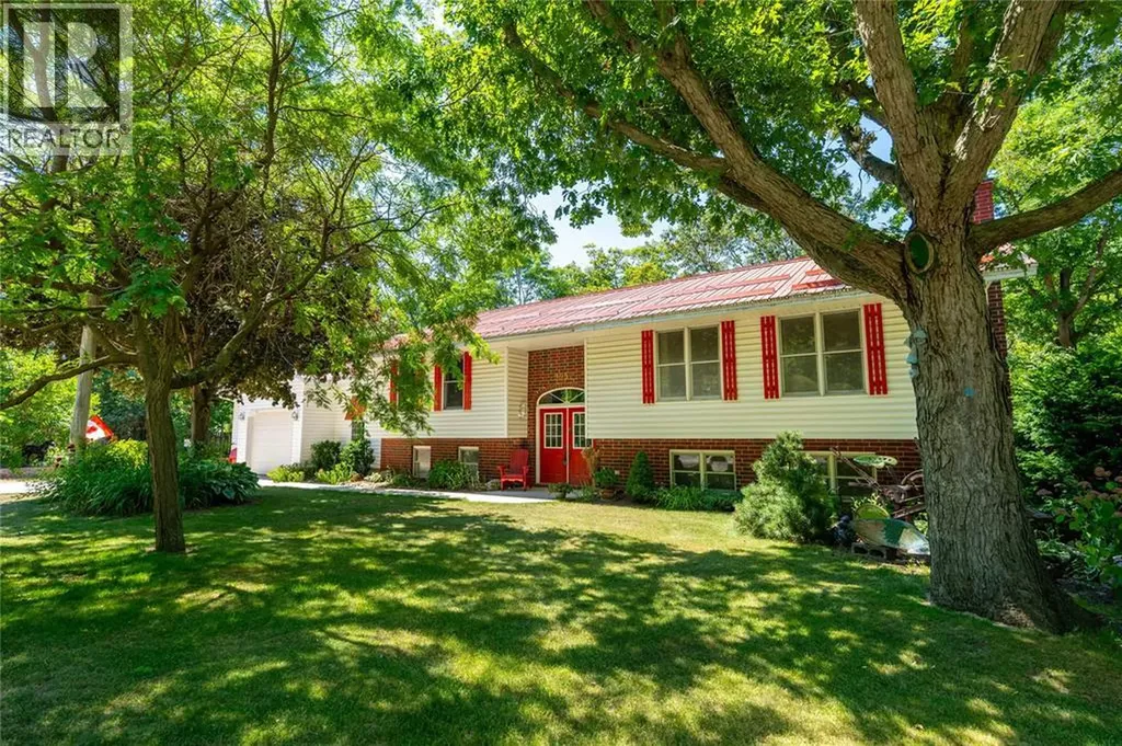 9952 Powell Road Lambton Shores ON N0N 2L0