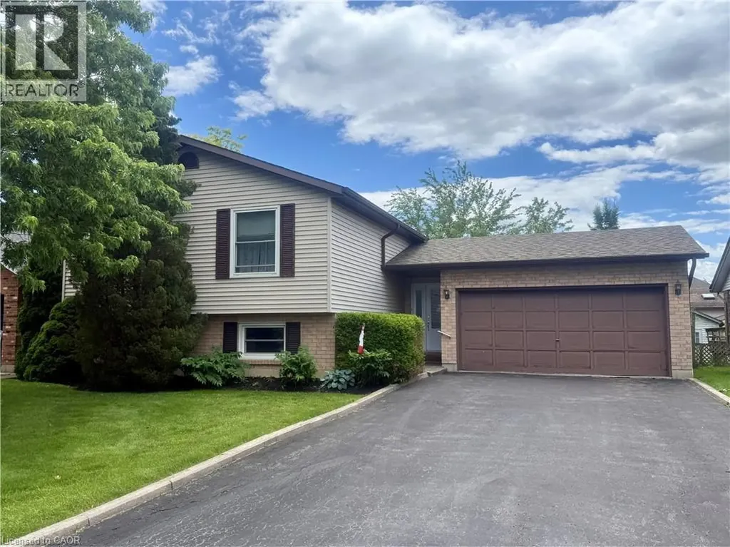 32 Mcmaster Drive Caledonia ON N3W 1H5