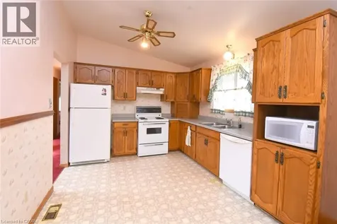 32 Mcmaster Drive Caledonia ON N3W 1H5