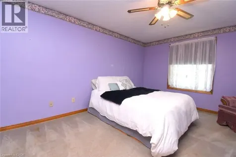 32 Mcmaster Drive Caledonia ON N3W 1H5