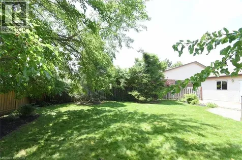 32 Mcmaster Drive Caledonia ON N3W 1H5