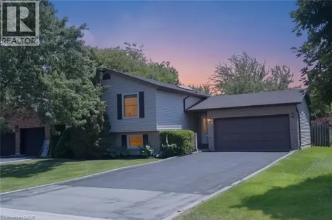 32 Mcmaster Drive Caledonia ON N3W 1H5
