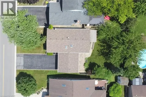 32 Mcmaster Drive Caledonia ON N3W 1H5