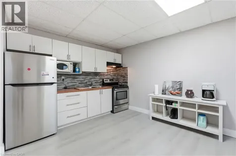 5196 Fourth Avenue Niagara Falls ON L2E 1P4