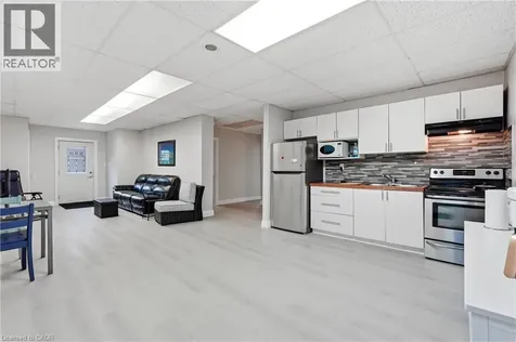 5196 Fourth Avenue Niagara Falls ON L2E 1P4