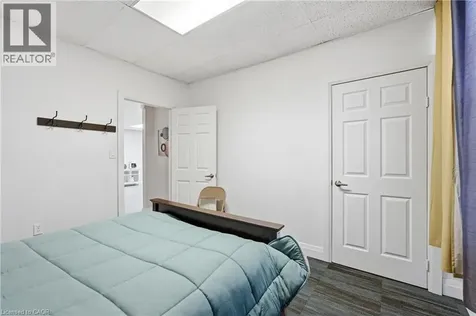 5196 Fourth Avenue Niagara Falls ON L2E 1P4