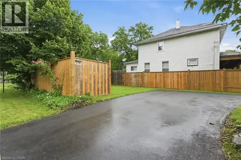 5196 Fourth Avenue Niagara Falls ON L2E 1P4