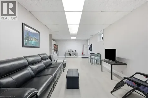 5196 Fourth Avenue Niagara Falls ON L2E 1P4