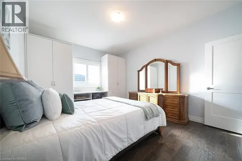 21 Tedley Boulevard Brantford ON N3T 0E3