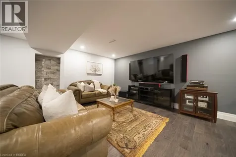 21 Tedley Boulevard Brantford ON N3T 0E3