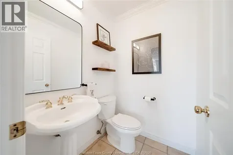 5023 Southwood Lakes Boulevard Windsor ON N9G 2Y1