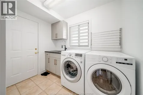 5023 Southwood Lakes Boulevard Windsor ON N9G 2Y1