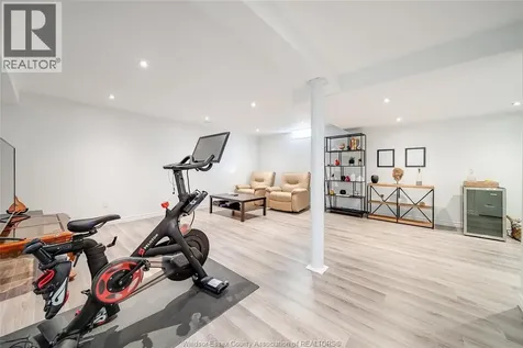 5023 Southwood Lakes Boulevard Windsor ON N9G 2Y1
