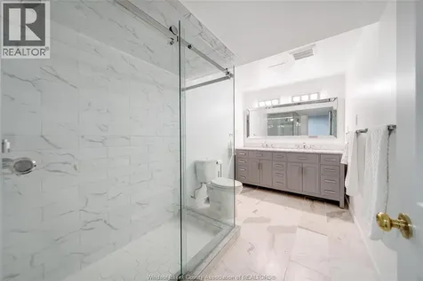 5023 Southwood Lakes Boulevard Windsor ON N9G 2Y1
