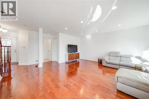 5023 Southwood Lakes Boulevard Windsor ON N9G 2Y1