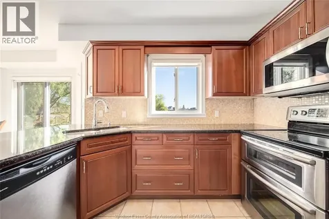 5023 Southwood Lakes Boulevard Windsor ON N9G 2Y1