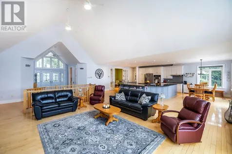 1524 Westview Crescent Selwyn ON K0L 2H0