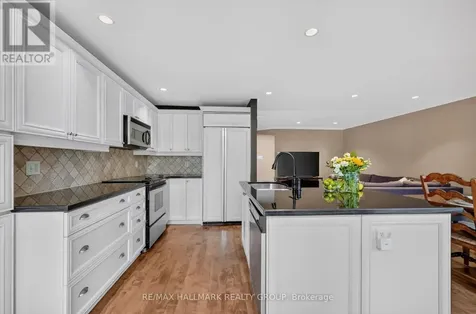 615 Aquaview Drive Ottawa ON K4A 4W1