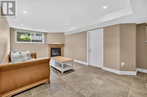 615 Aquaview Drive Ottawa ON K4A 4W1