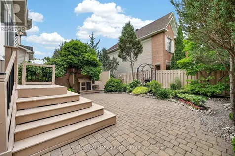 615 Aquaview Drive Ottawa ON K4A 4W1