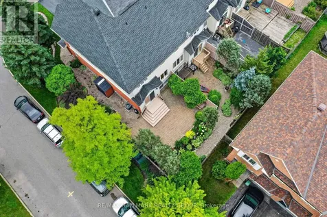 615 Aquaview Drive Ottawa ON K4A 4W1