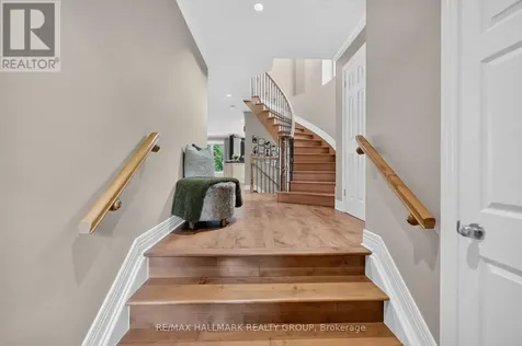 615 Aquaview Drive Ottawa ON K4A 4W1