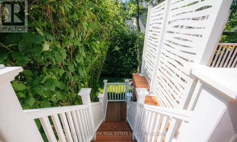 8 Cyril Richardson Court Uxbridge ON L9P 2A8