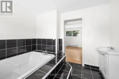 24 North Street North Perth ON K7H 2S5