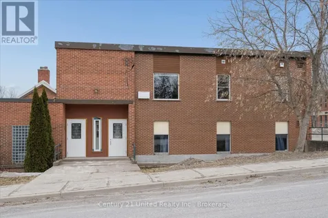 1027 Willcox Street Selwyn ON K0L 1H0