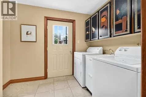 339 Kingsway Place Milton ON L9T 4C8