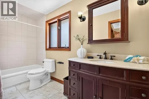 339 Kingsway Place Milton ON L9T 4C8