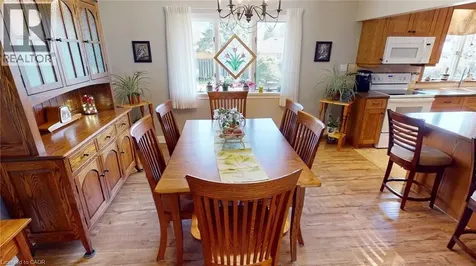 16 Daleview Crescent Fonthill ON L0S 1E0