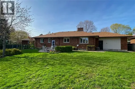 16 Daleview Crescent Fonthill ON L0S 1E0