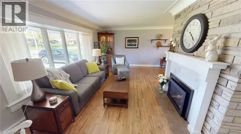 16 Daleview Crescent Fonthill ON L0S 1E0