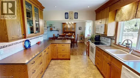 16 Daleview Crescent Fonthill ON L0S 1E0