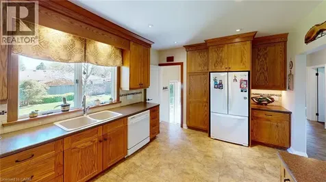 16 Daleview Crescent Fonthill ON L0S 1E0