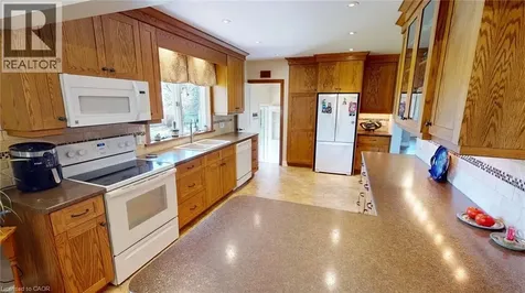 16 Daleview Crescent Fonthill ON L0S 1E0
