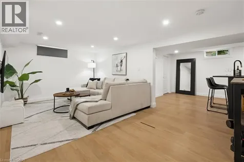 257 Laurentian Drive Kitchener ON N2E 2G5