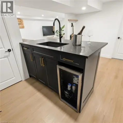 257 Laurentian Drive Kitchener ON N2E 2G5