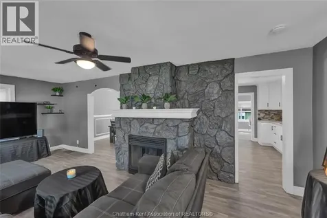 44 Alexandra Avenue Chatham ON N7M 1Y1