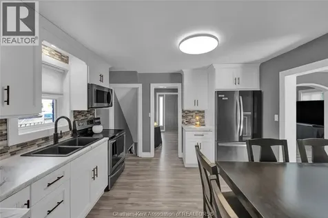 44 Alexandra Avenue Chatham ON N7M 1Y1
