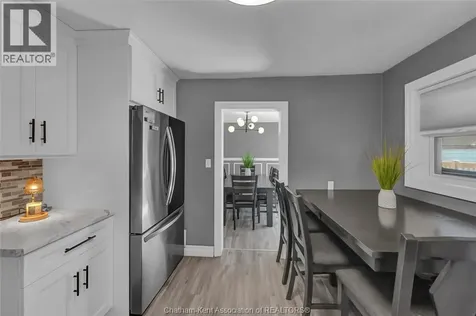 44 Alexandra Avenue Chatham ON N7M 1Y1