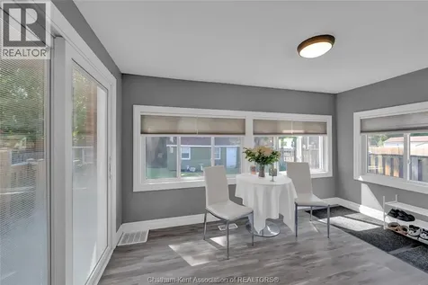 44 Alexandra Avenue Chatham ON N7M 1Y1