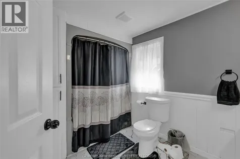 44 Alexandra Avenue Chatham ON N7M 1Y1